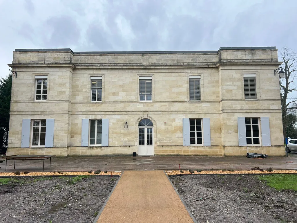 Fenêtres PVC fabriquées sur mesure à Mérignac proche Saint Jean d'Illac