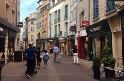 Centre pièton commerce de st germain https://www.heliximmobilier.com/vente-professionnels-et-investisseurs-murs-commerciaux-w1