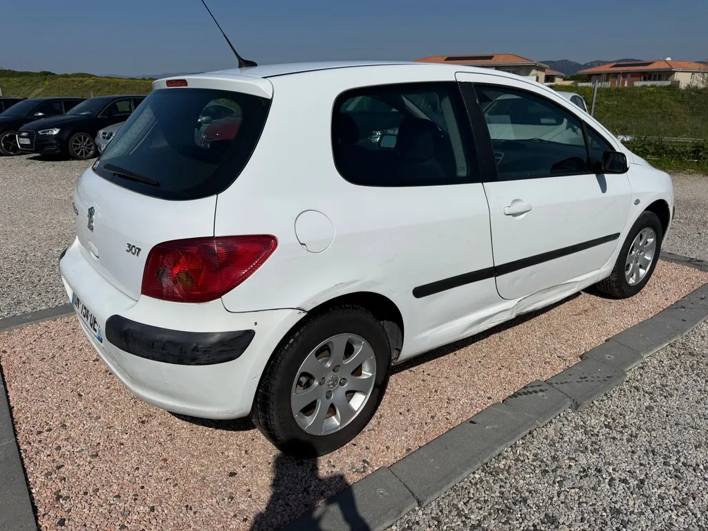 PEUGEOT 307 1.6L 16V 110CV essence 3 portes 