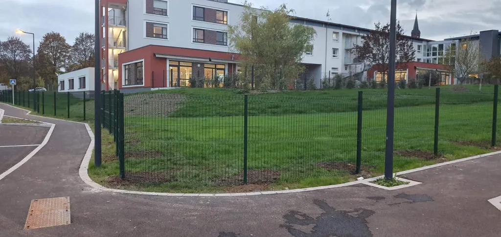 Installation clôture rigide sécurisée pour résidence collective près de Sélestat