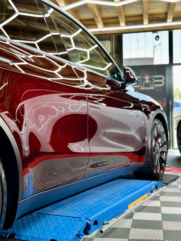 detailing auto Lyon traitement céramique protection PPF face avant contre les rayures Tesla model Y Lyon 