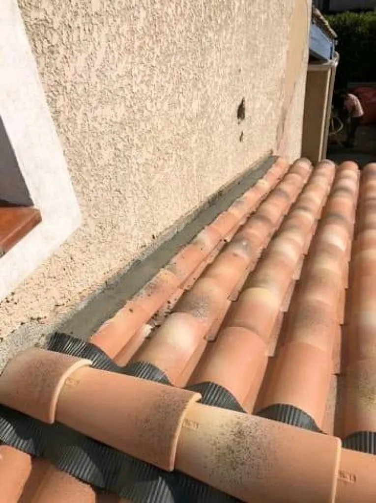 Charpente avec mortaise en deux pentes et alignement d'une cuisine d'été Le Puy-Sainte-Réparade 