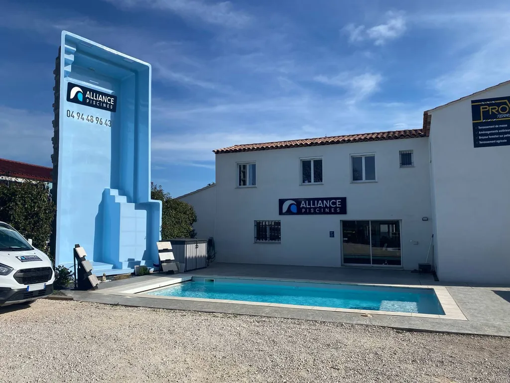 Agence Alliance piscines 83 dans le Var
