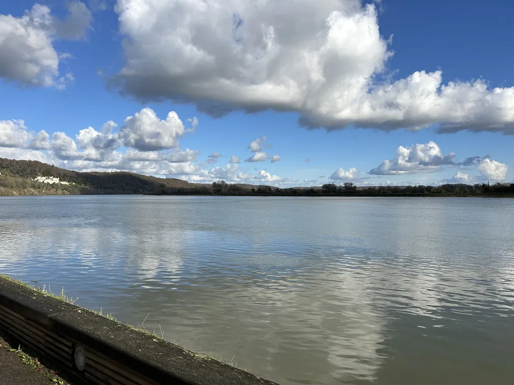 Quai de Seine à Villequier
