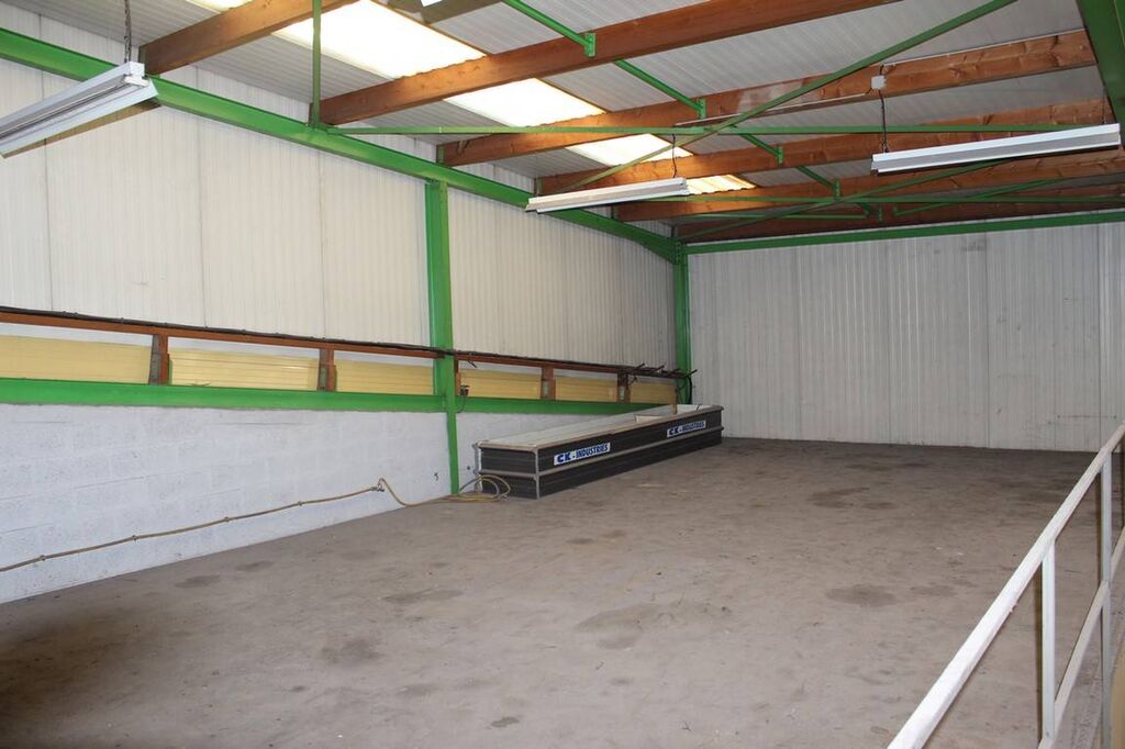 Situé sur l'axe Beuzeville / Bernay, Eure 27210