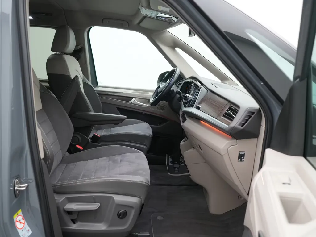 A Vendre Volkswagen T7 Multivan eHybrid 218 ch DSG 7 places /ACC /Attelage /Harmann Kardon /toit panoramique à Bordeaux