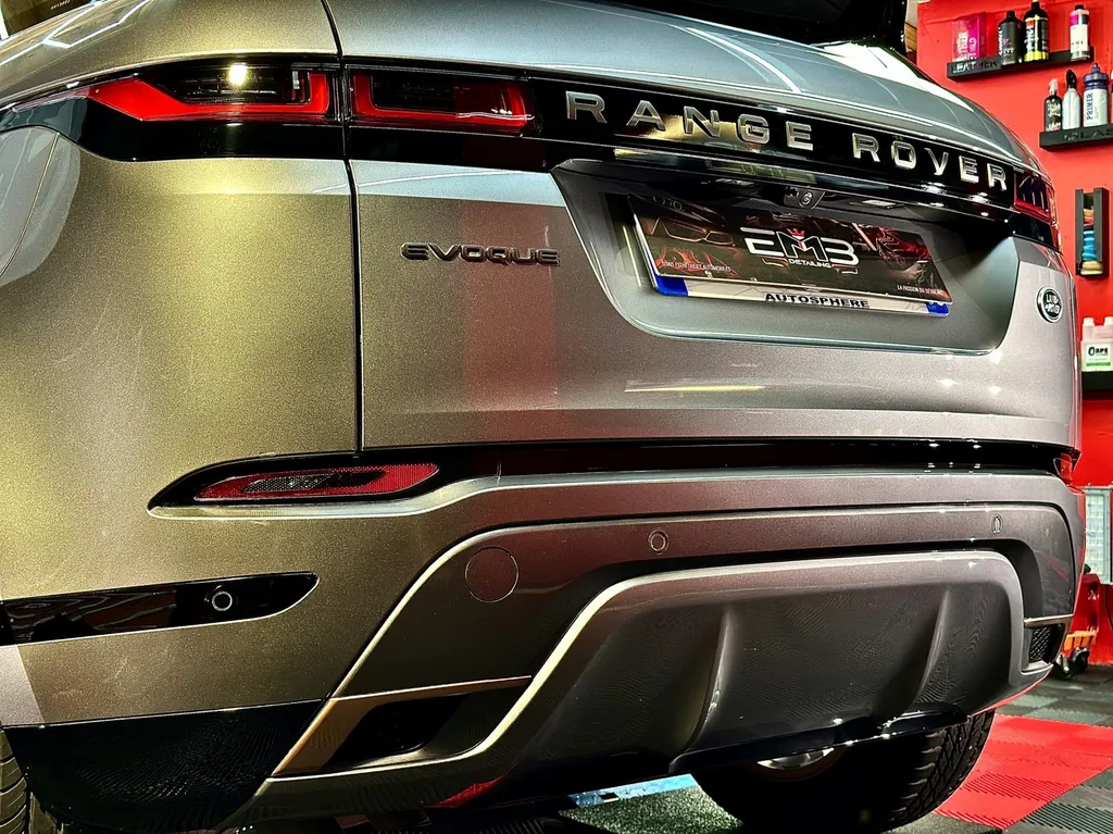DETAILING traitement Cerzmqiue protection carrosserie automobile ouest lyonnais range Rover évoque 