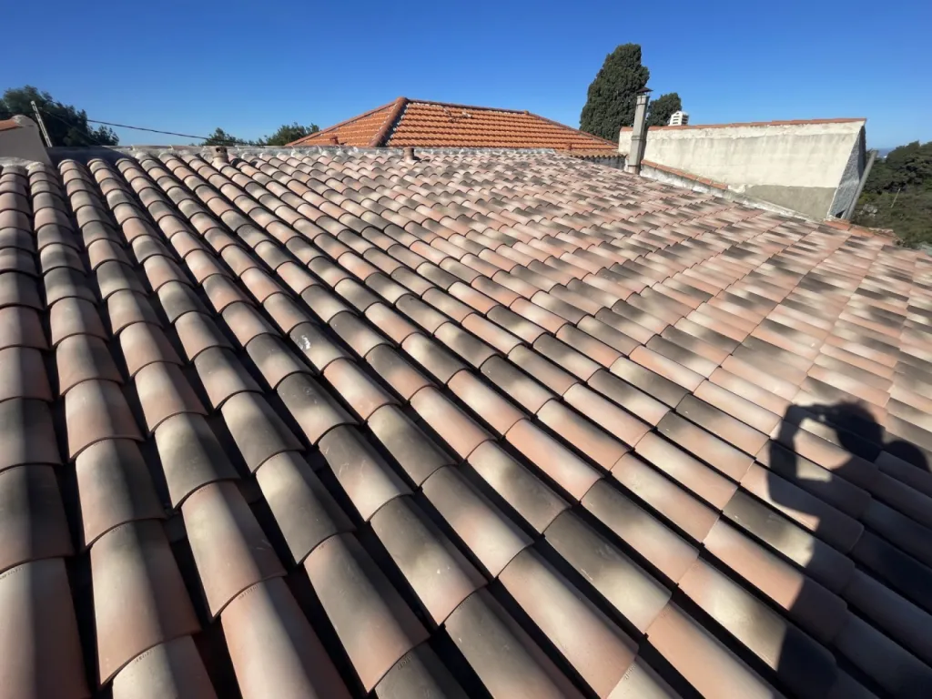 Réalisation de couvreur pour un changement de toiture de maison type P.S.T sur Istres 13800