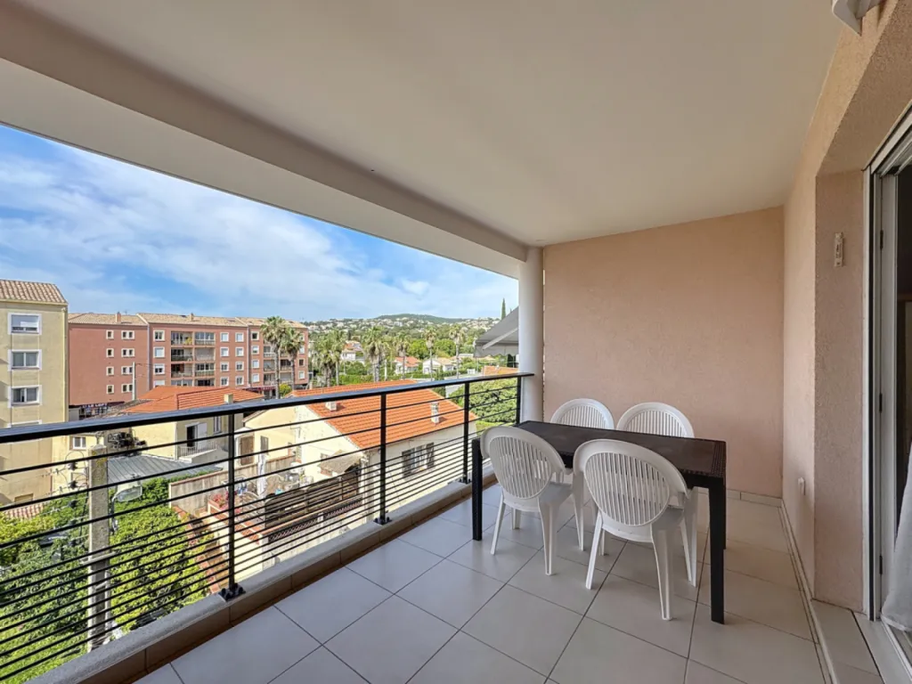 Appartement 3 pièce(s) 2 chambre(s) 69 m² Fréjus (83370)