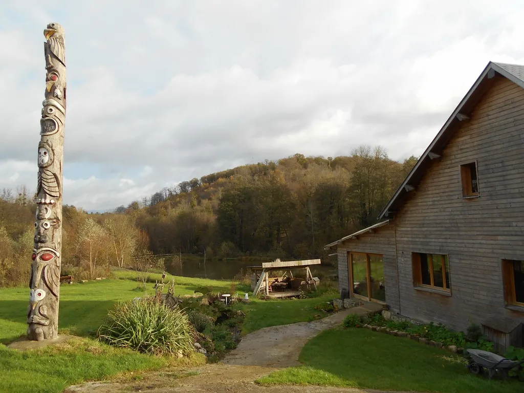 MAISON AVEC ETANG, RIVIERE, BOIS, Agence Immobilière Terres et Demeures de Normandie de Lisieux