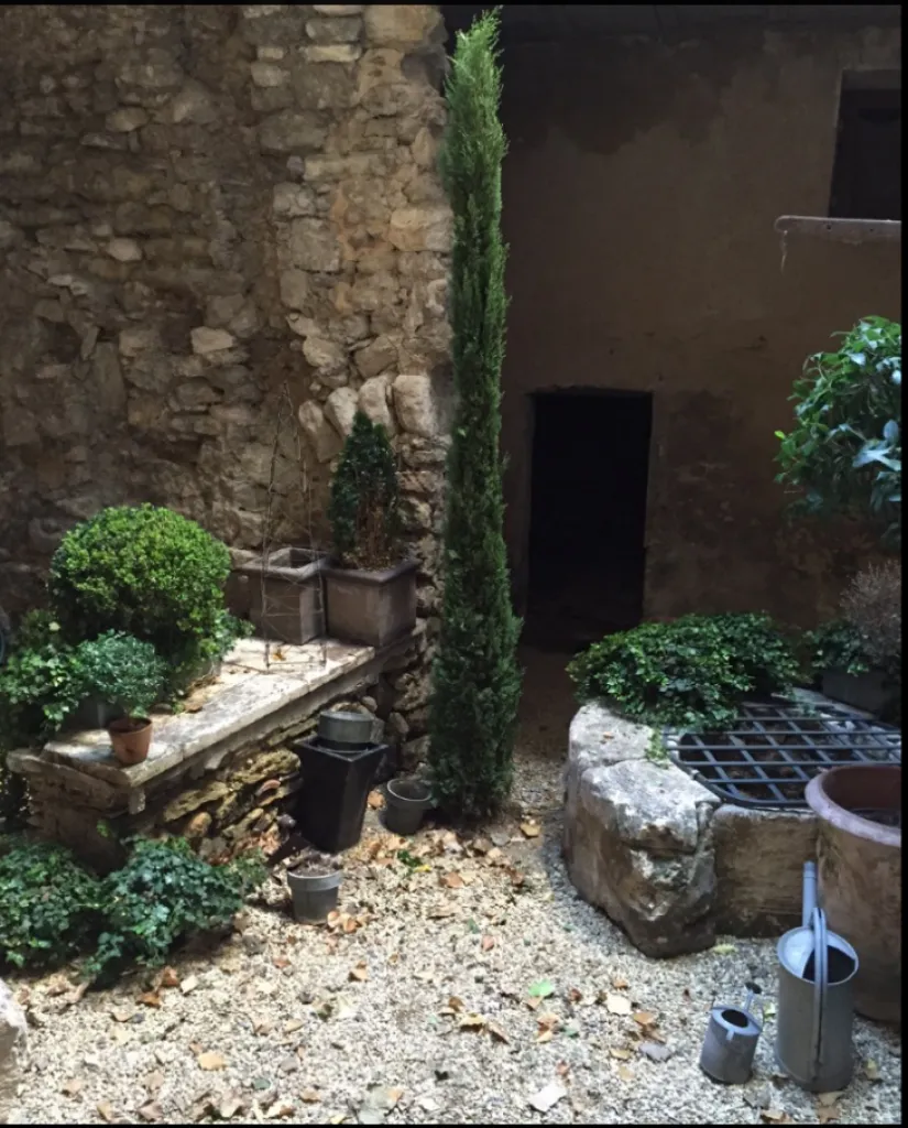 Le jardin petit mais élégant