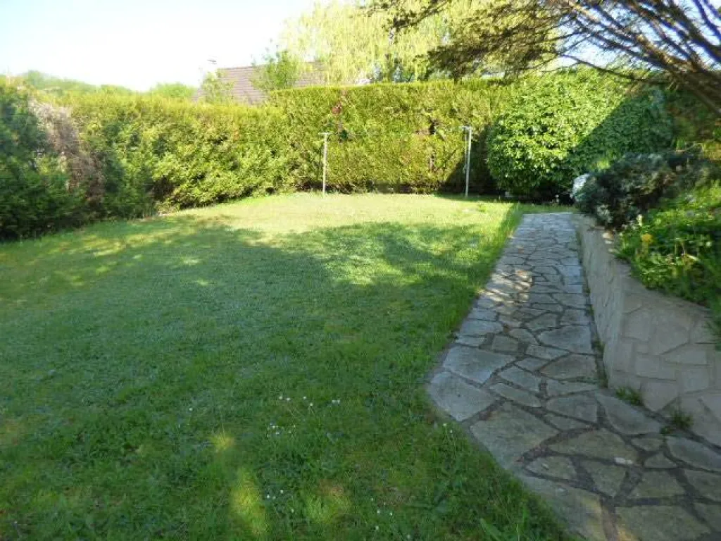 A vendre pavillon avec jardin proche écoles à st aubin lès elbeuf 76