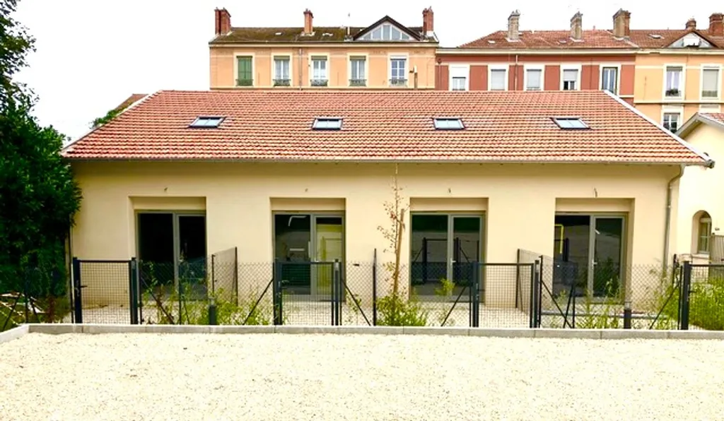 T3 duplex en plateau brut à aménager – 53,01 m² – rez-de-jardin avec extérieur – Villa Astra, Tassin-la-Demi-Lune