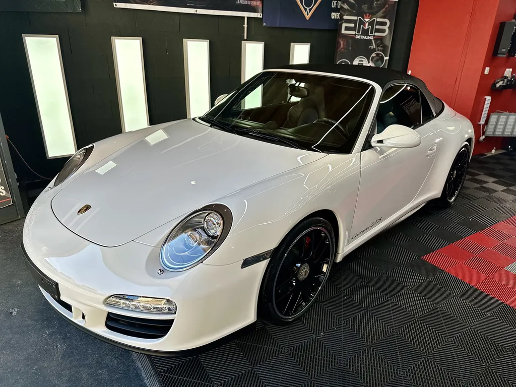 comment protéger sa voiture avec un traitement céramique sur Porsche 911 proche de lyon 