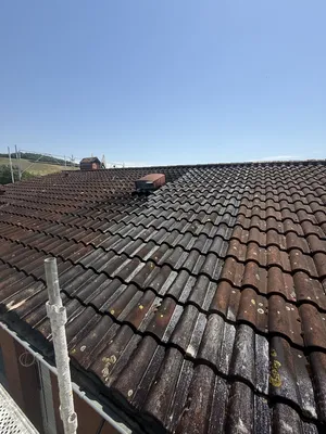 Artisans couvreurs pour nettoyage de toiture avec produits français à Montastruc-la-Conseillère (31380) : entretien et durabilité par PLM Frères.