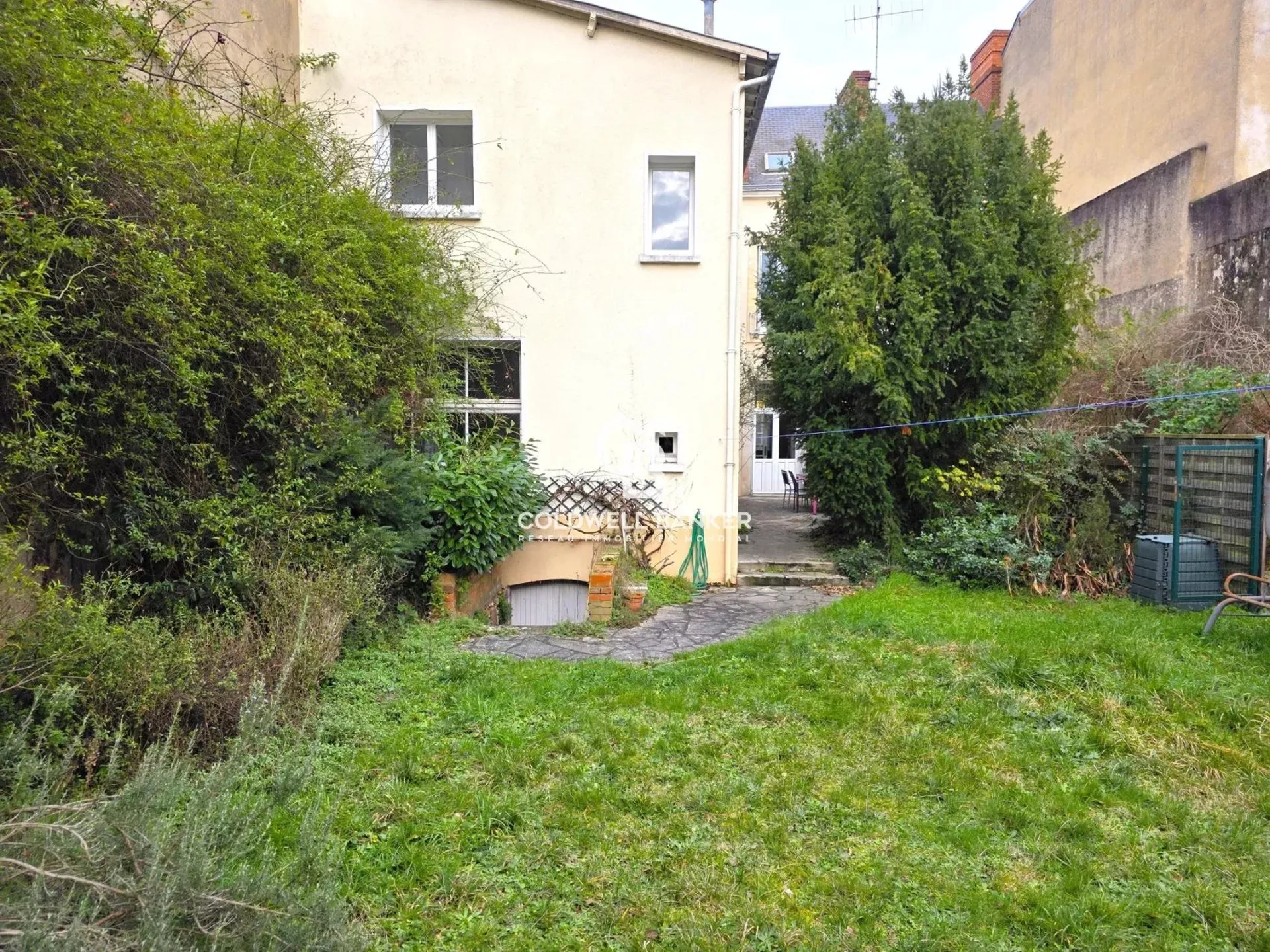Biens immobiliers à vendre en centre-ville du Mans avec jardin et stationnement privé