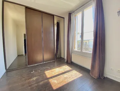 En exclusivité maison à vendre à Nanterre, charmante maison des années 1930 de 170 m2 avec 5 chambres, jardin, garage et toit terrasse
