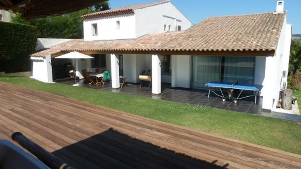 A l'achat villa 4/5 Cassis sur les hauteurs dans clos sécurisé