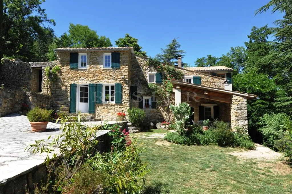 Mazet restauré avec soin, région de Sault    