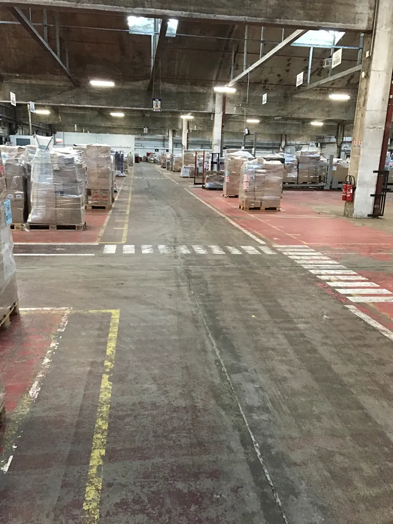 Marquage au sol en milieu industriel