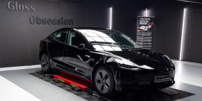 Tesla model 3 noir protégée avec le film de protection XPEL