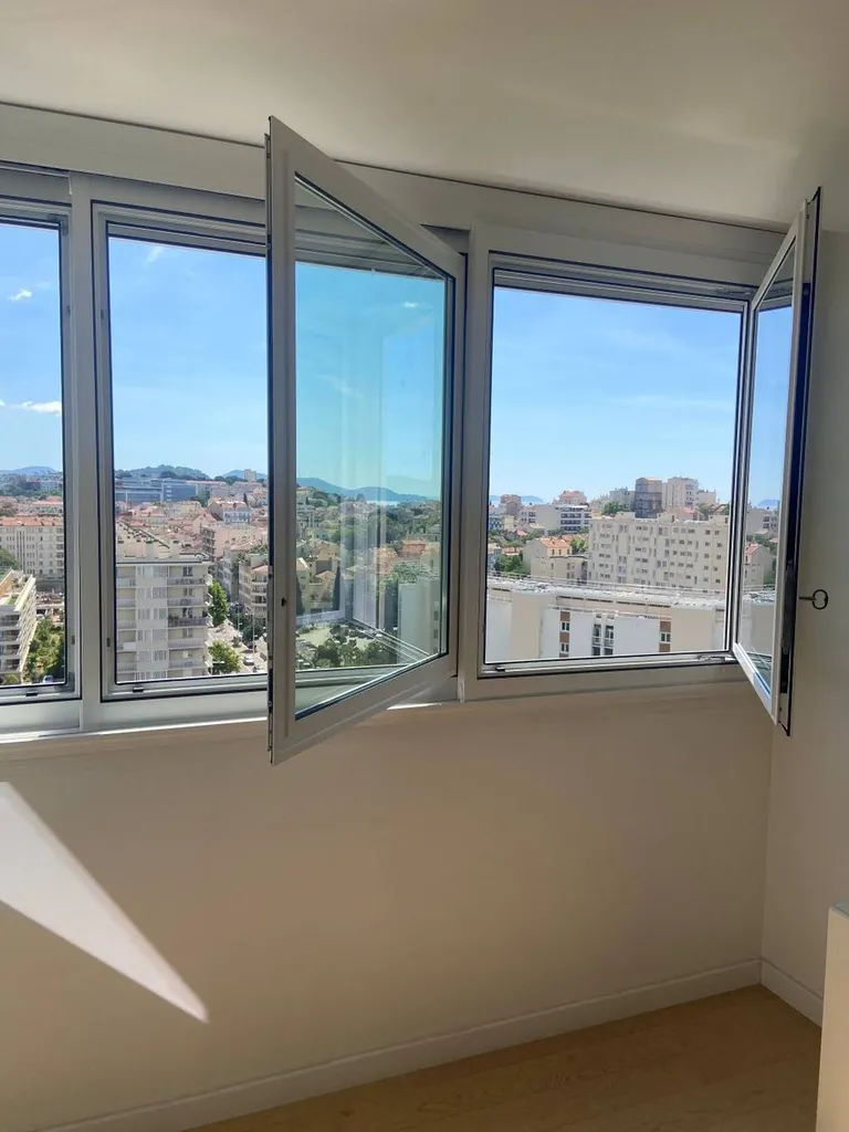 Remplacement de menuiseries par la gamme SUN B à Hyères et La Garde