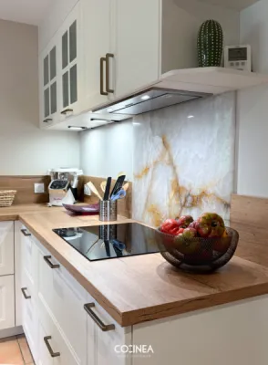 Cuisine Häcker RAVEN RAVENNA sur-mesure blanc mat et bois à Pibrac (31)