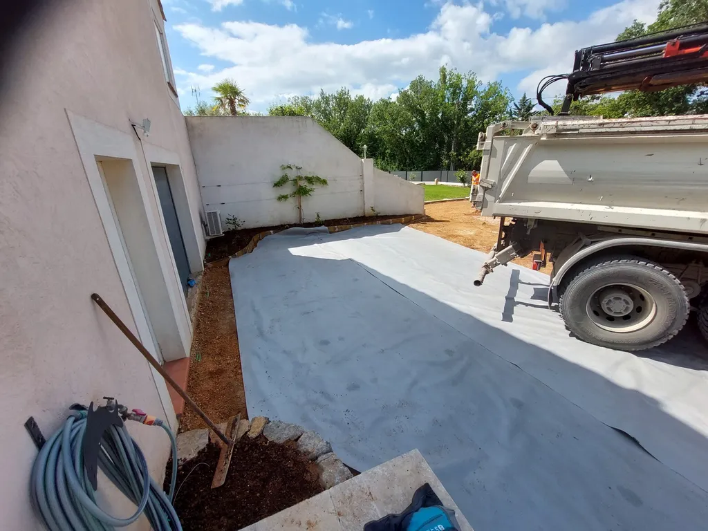 application d'enrobé de bitume noir à Saint-Maximin la Ste-Baume