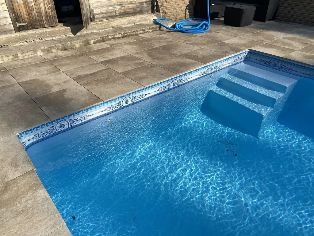 Localisation de fuite sans ni vidange sur piscine liner par un spécialiste SABACA NOUVELLE AQUITAINE à Talence en Gironde