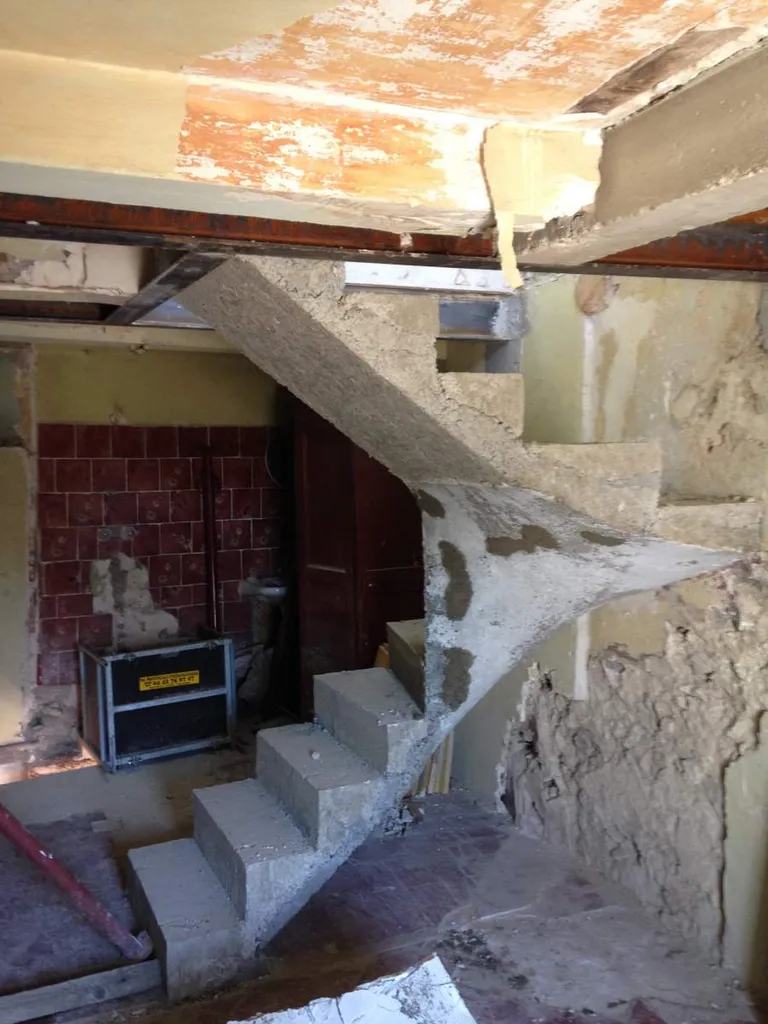 Création d'un escalier intérieur à Eyguières