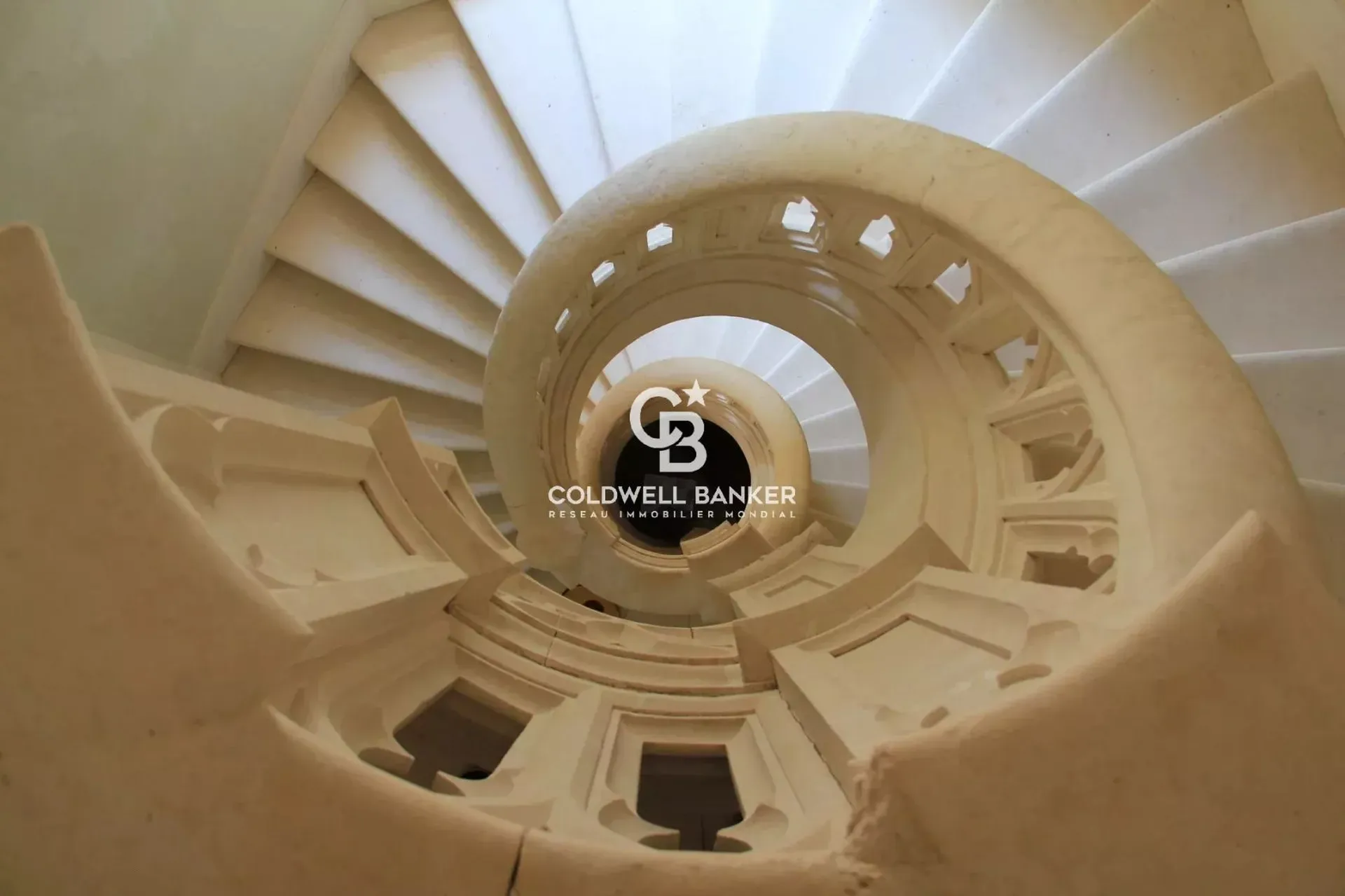 chateau à vendre en sarthe aux portes de la touraine