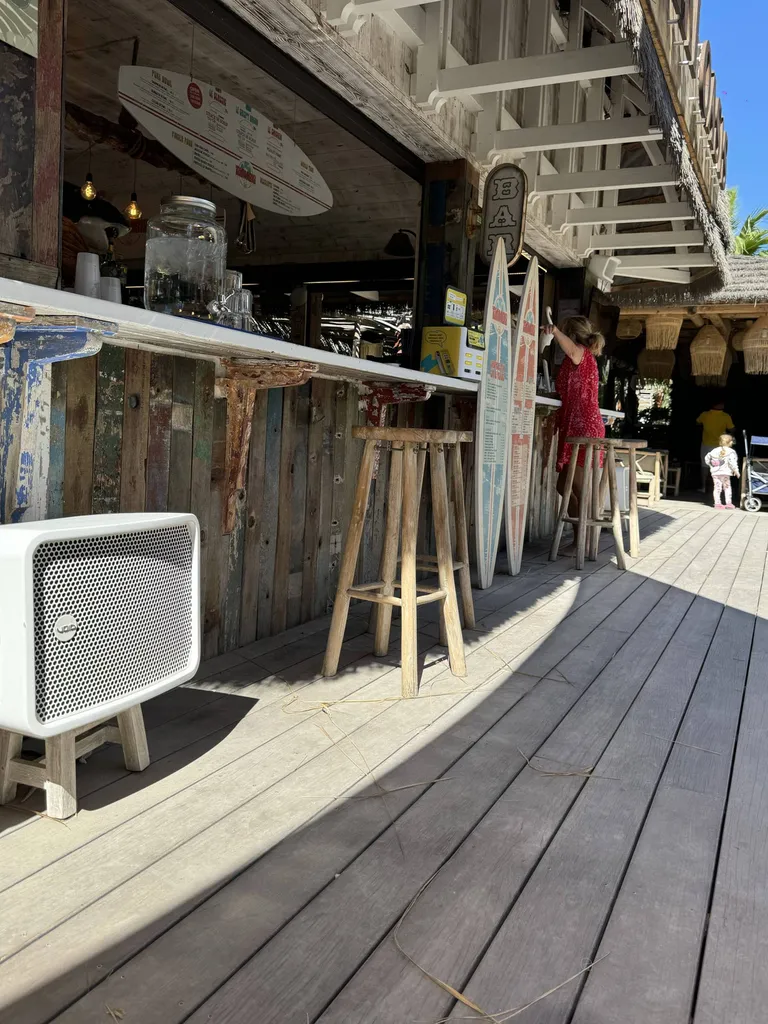 Installations sonorisation Tiki Oasis dans le camping du Kon Tiki à Ramatuelle Var 83