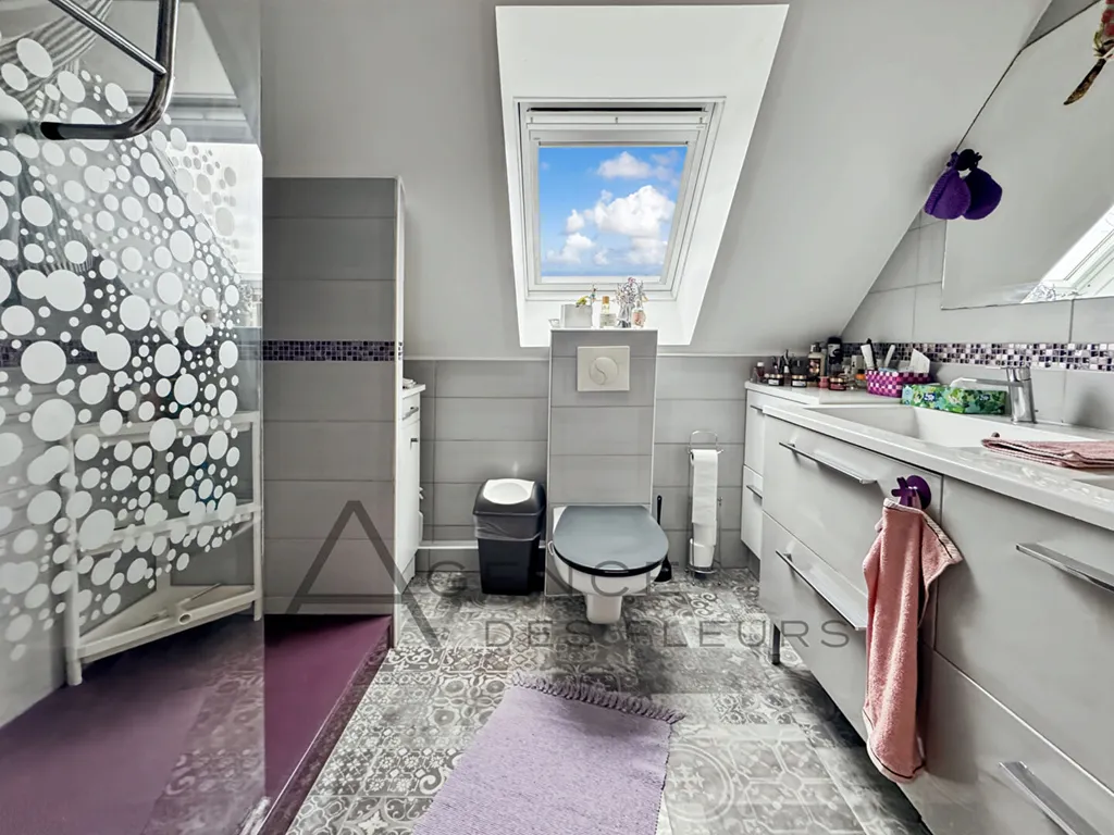 A vendre sur la commune de La Londe 76500, jolie maison de 122m² édifiée sur 800m² de terrain