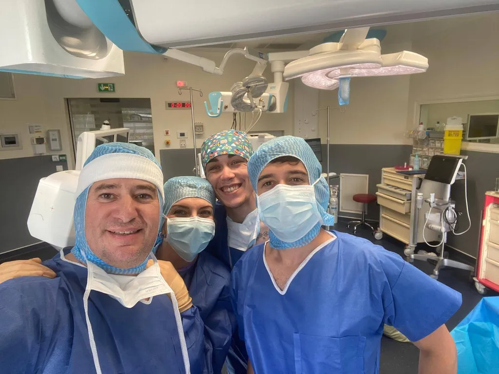 le Docteur Julien Beldame, chirurgien orthopédiste exclusif pied cheville, accueille à l'ICP Amiens le Docteur Civinini venu de Florence