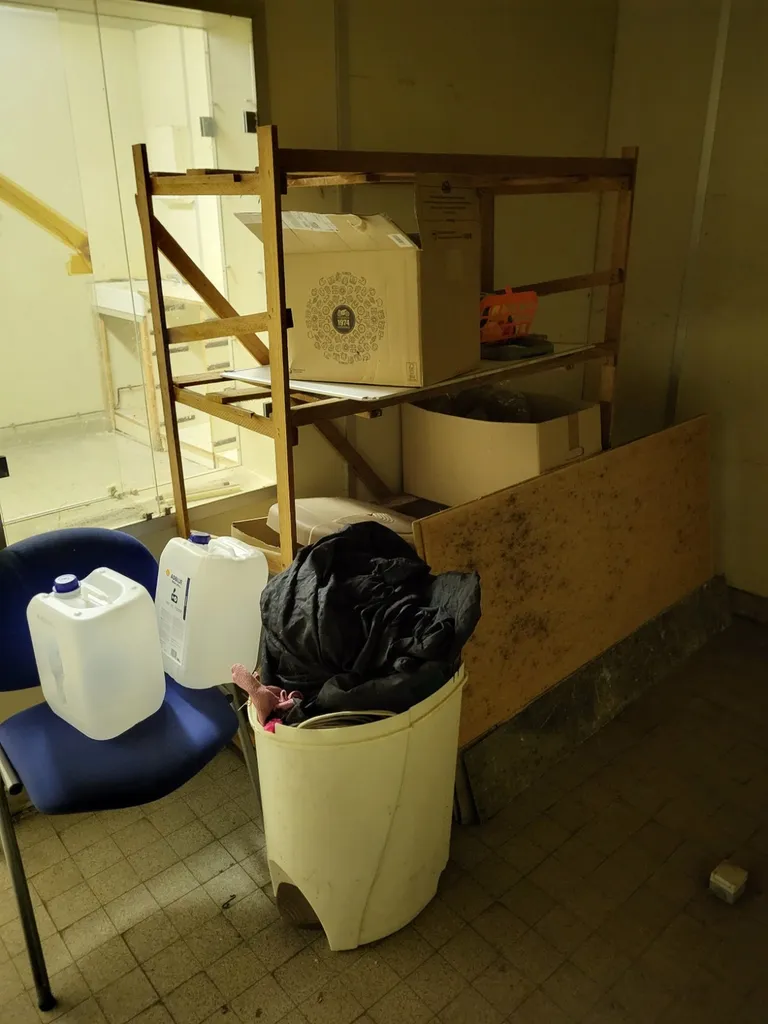 Vide local à Montville