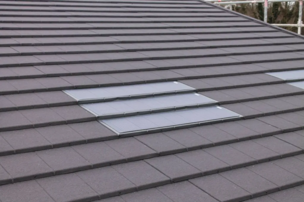 Tuile métalliques photovolatïque Metrotile eQUBE 6