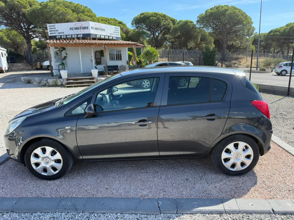 OPEL CORSA 1,2L 80CV Essence / Gpl Édition 111 jahre