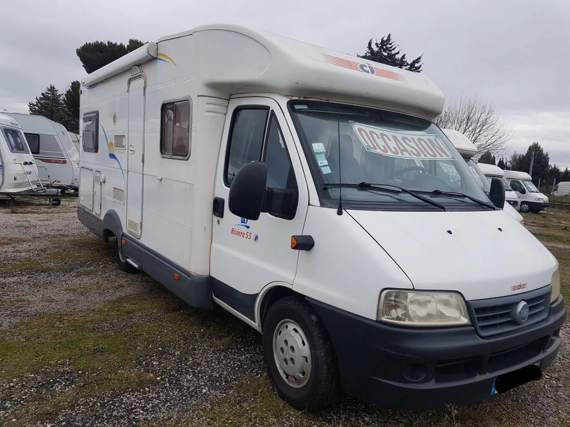 RETIRE DU PARC CAMPING CAR PROFILE CI RIVIERA 55P  4 COUCHAGES