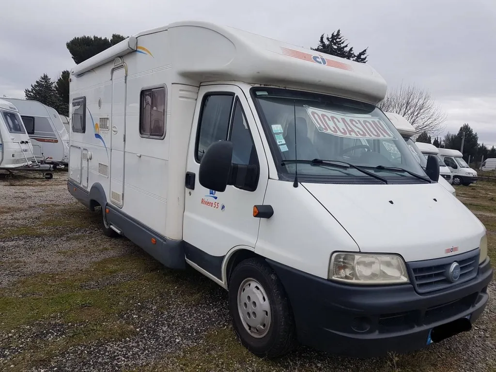 RETIRE DU PARC CAMPING CAR PROFILE CI RIVIERA 55P  4 COUCHAGES