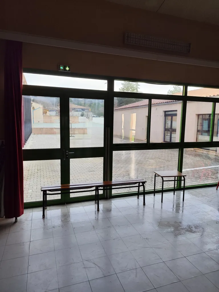 POSE DE FILM ANTI VIS A VIS ASPECT MIROIR ECOLE MATERNELLE MARSEILLE