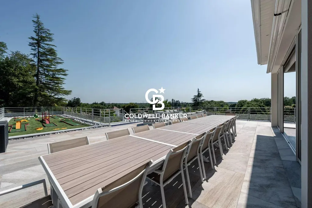 Aux portes de Bordeaux, une propriété contemporaine d’exception au cœur d’un parc privé de 8 000 m²