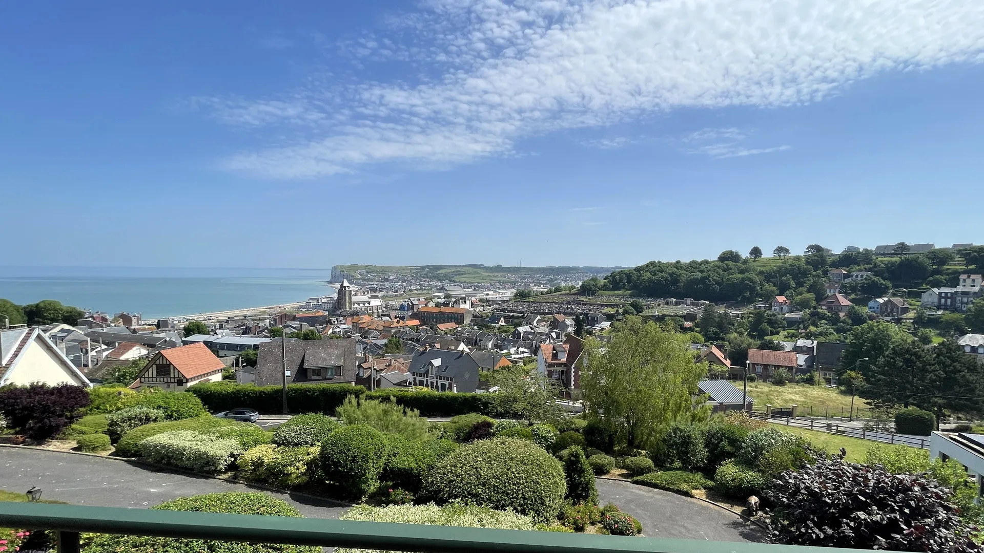 vue panoramique sur la mer et Le Tréport