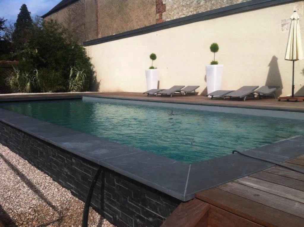 MARGELLES PISCINE EN ARDOISE NOIRE BROSSE FLAMME 