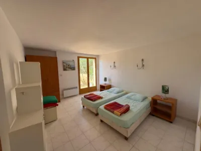 Maison avec piscine proche de la mer aux Issambres avec de belles surfaces et une vue panoramique