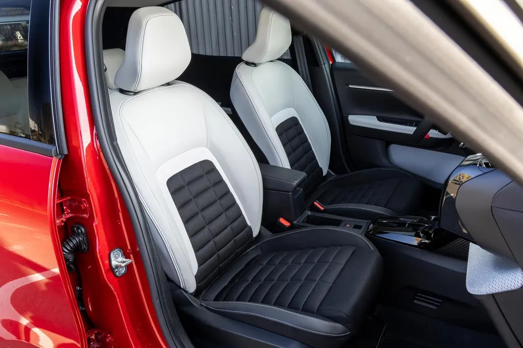 Acheter votre NOUVEAU SUV C3 AIRCROSS chez Citroën Franqueville proche de ROUEN 76