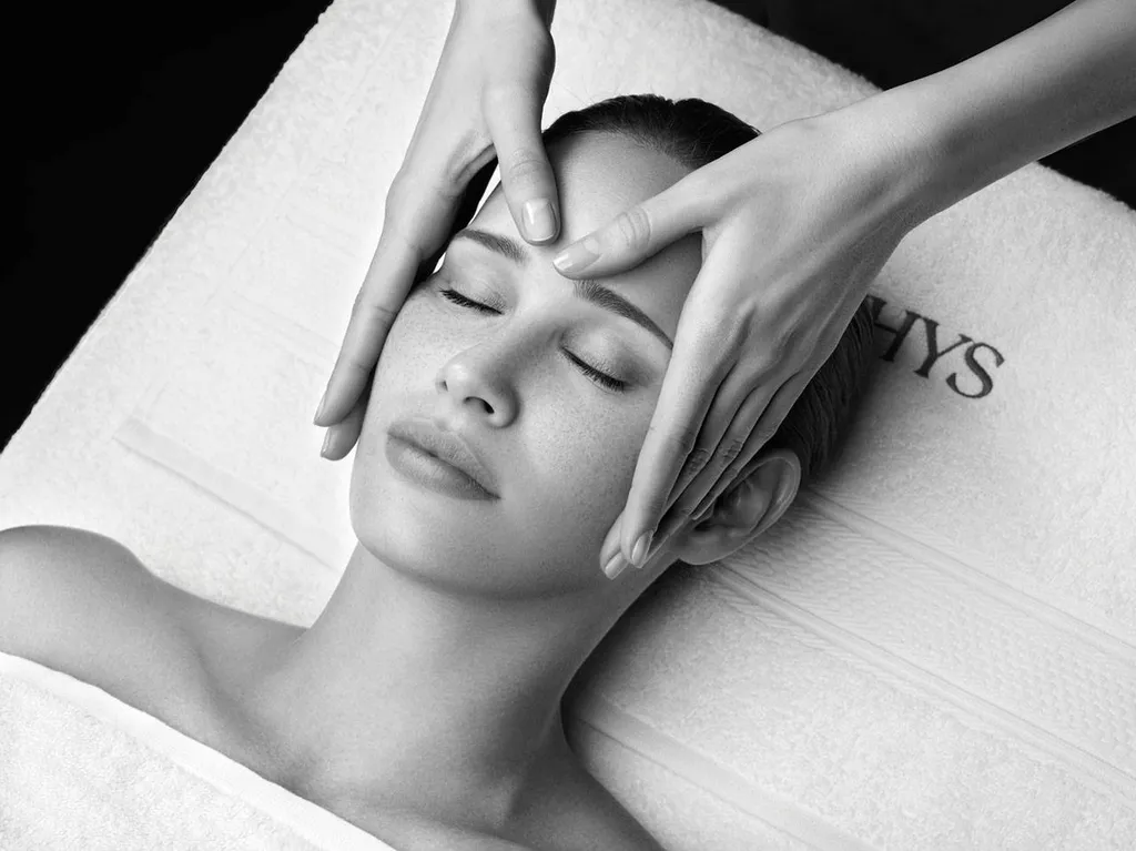 Bon cadeau pour un soin du visage en institut à Roquevaire