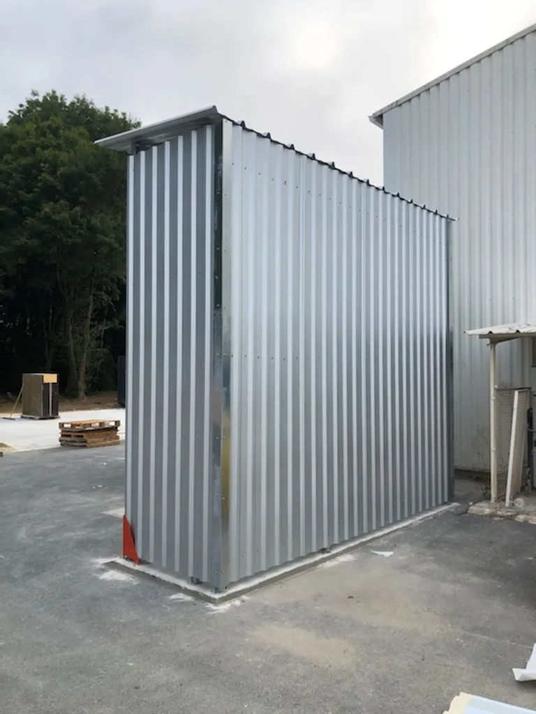 Installer un palettier extérieur avec bardage et toiture pour protéger vos stocks à Toulouse et en Dordogne