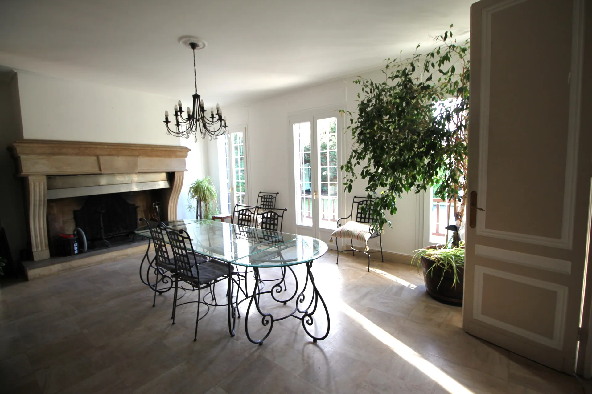 Location maison – 5 pièces – 4 chambres – 182 m² – 1 750 € / mois