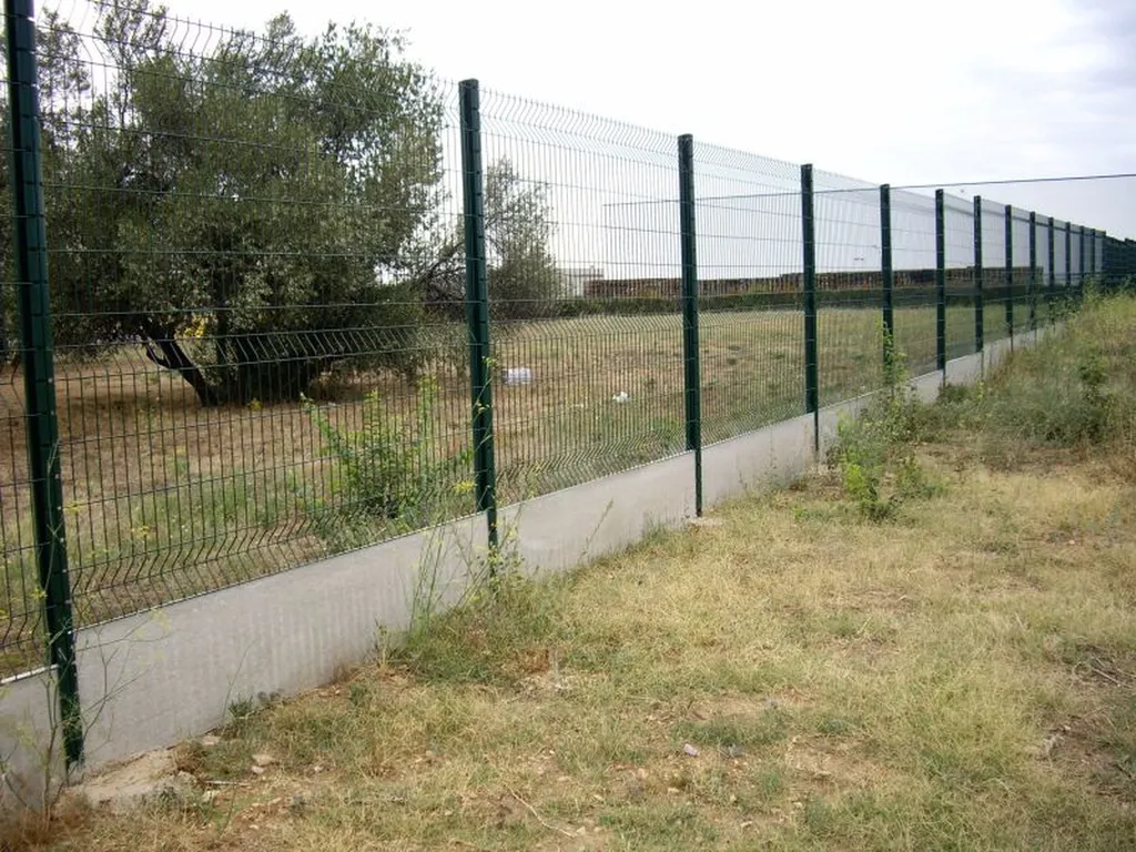 panneaux soudé avec soubassement béton à nimes