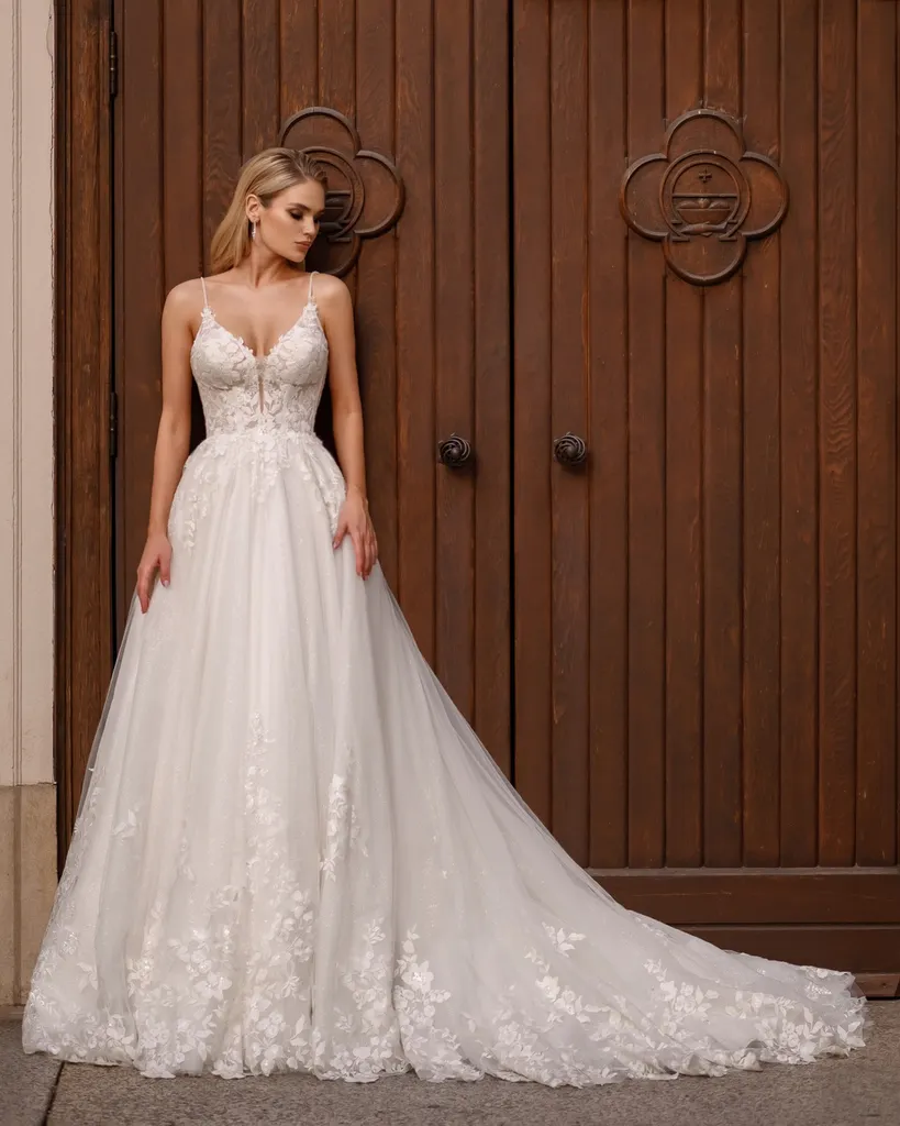 Robe de mariée bohème trapèze col V à Marseille